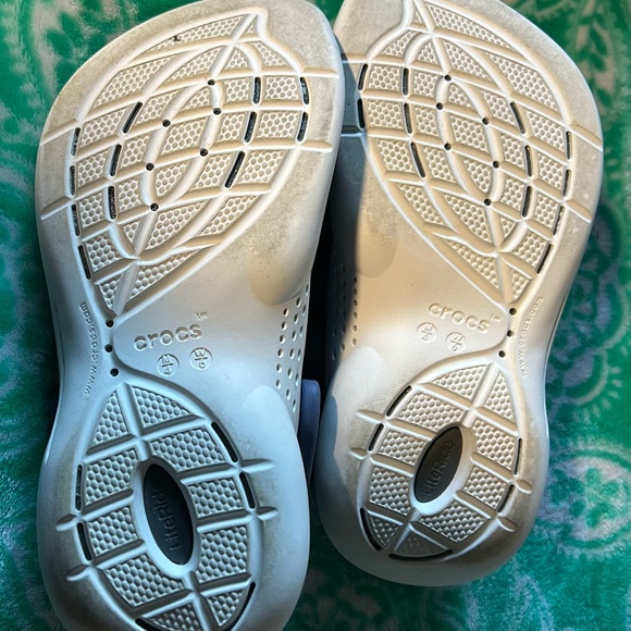 Unisex, LiteRide Crocs, Blue Women’s 6, Men’s 4 - Picture 3 of 4